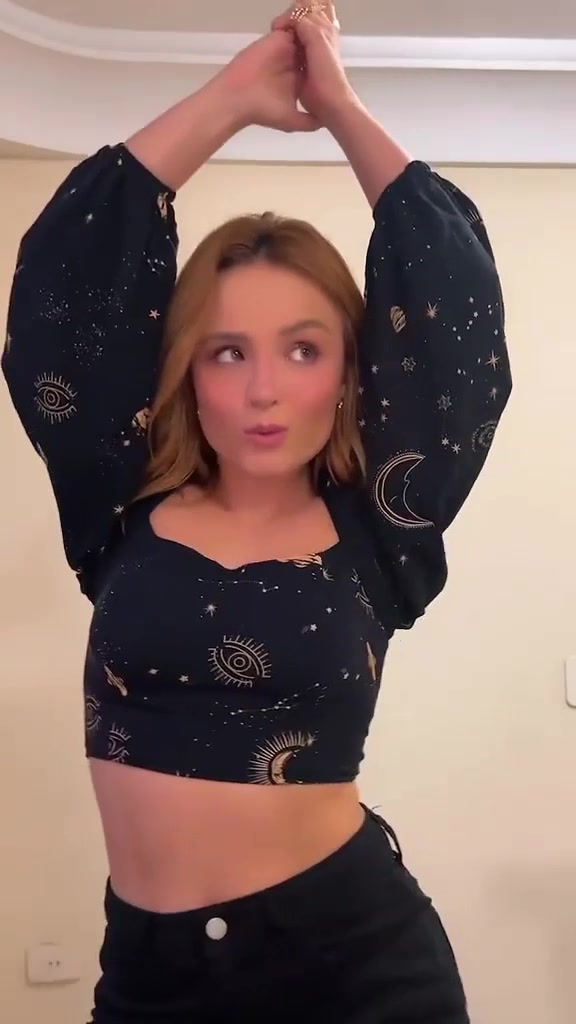 Larissa Manoela so sexy – New video OLF leakd