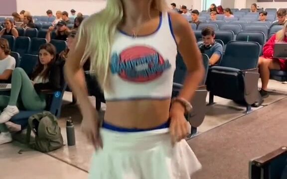 Natalie Reynolds!!! Sexy bunny so hot