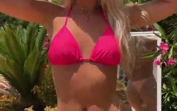 Natalie Reynolds!!! Sexy with erotic body