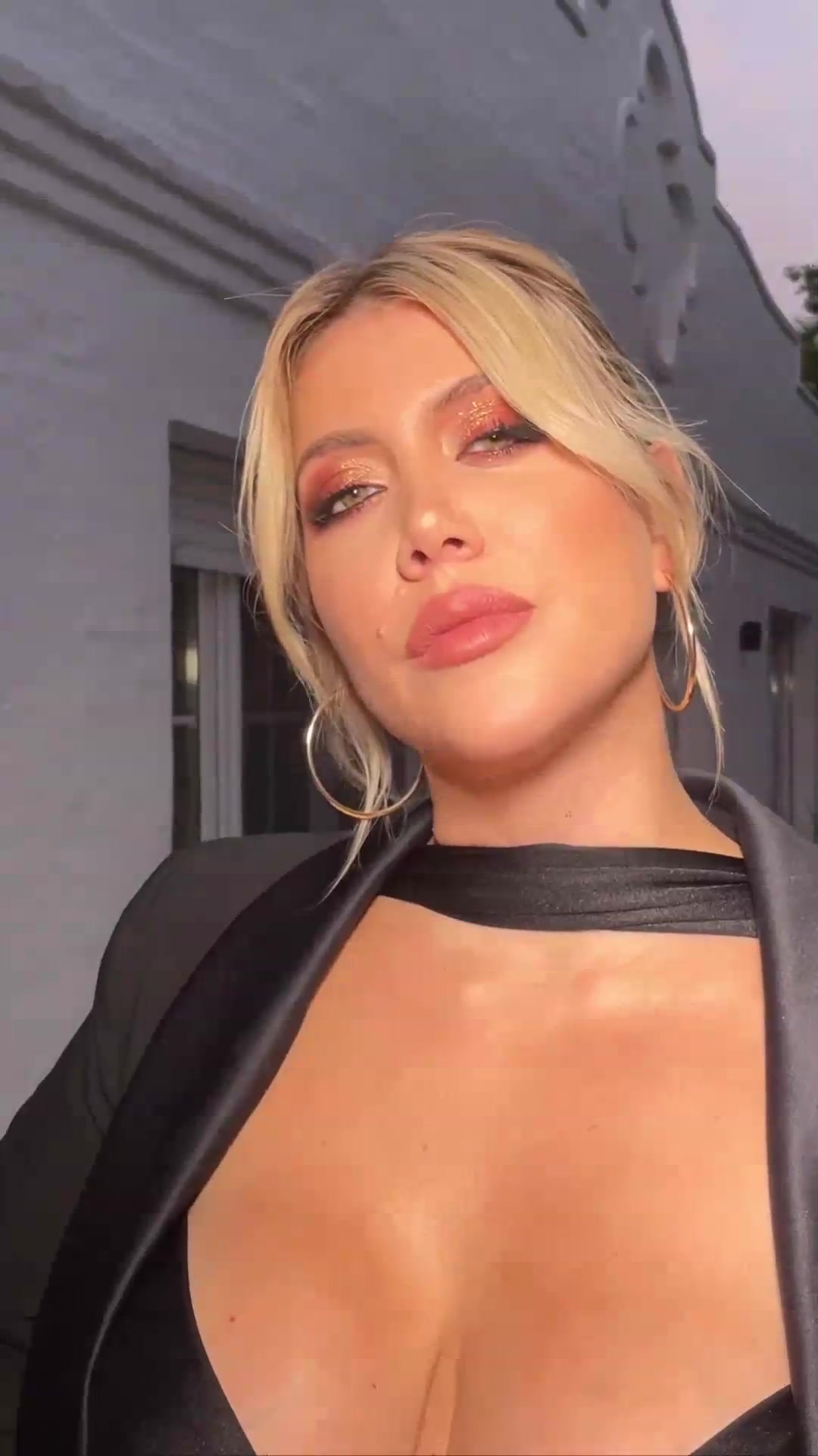 Wanda Nara!!! Sexy in new video