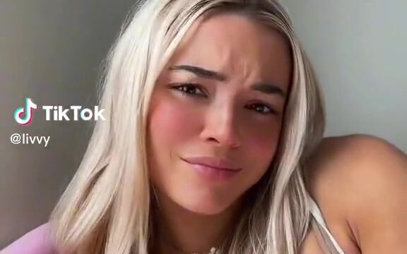 Olivia Dunne – Sexy in bedroom