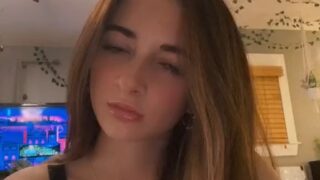 Petite Kenna naked show big ass in bedroom