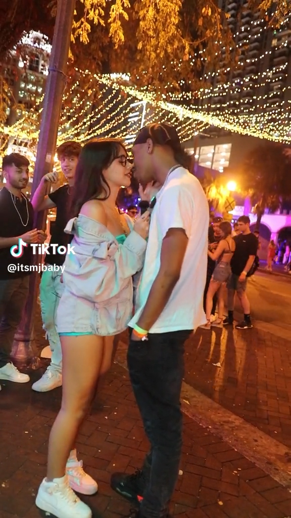 Mjbaby Kissing With BF- New video