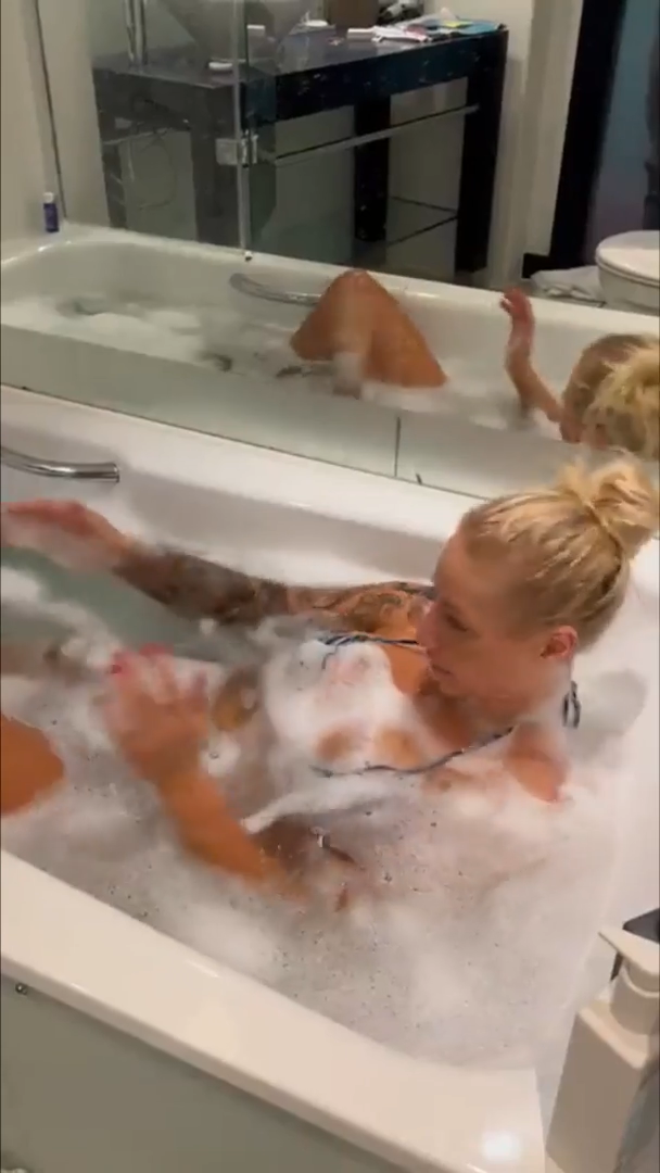 Ebanie Bridges Onlyfans Leaked Nude Playing Video hot