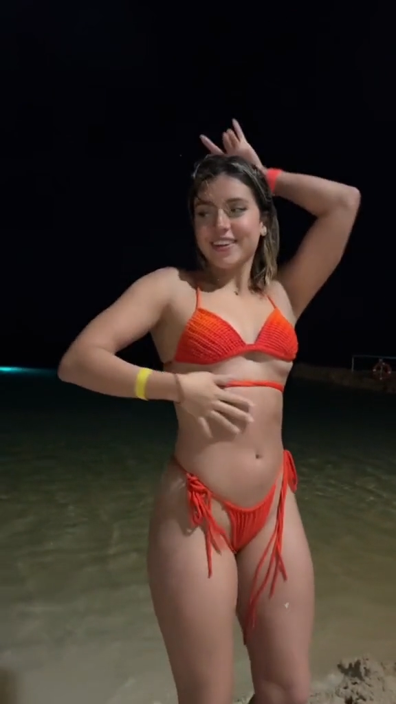 Eva Martinez nude show on beach