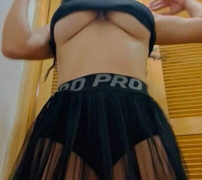 Lizbeth Rodriguez Nude show on bedroom