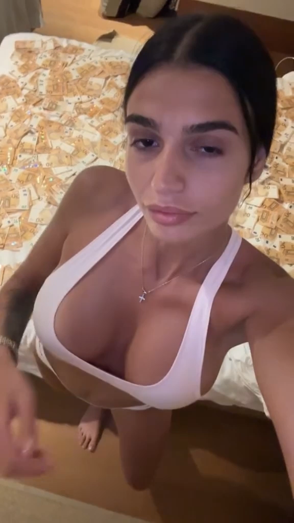 Tamara Bojanic nude big boobs in bed