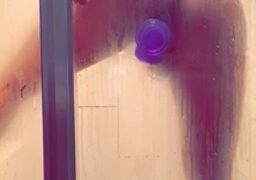 Reemarie  Nude show in bathroom- hot video