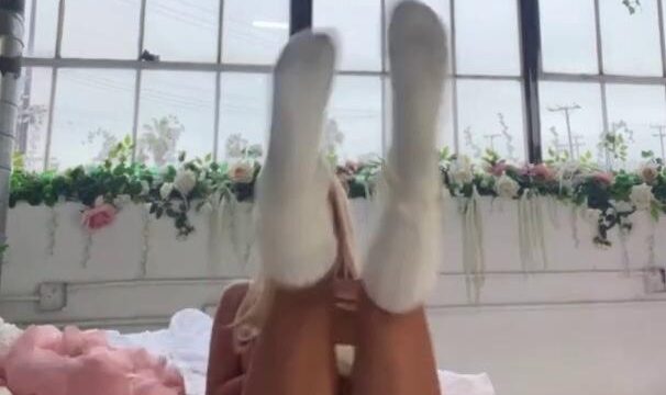 Tana Mongeau Bare Tits Show Video Leaked