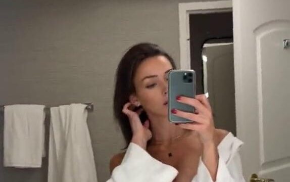 Rachel Cook Nude Mirror Teasing Video Leaked
