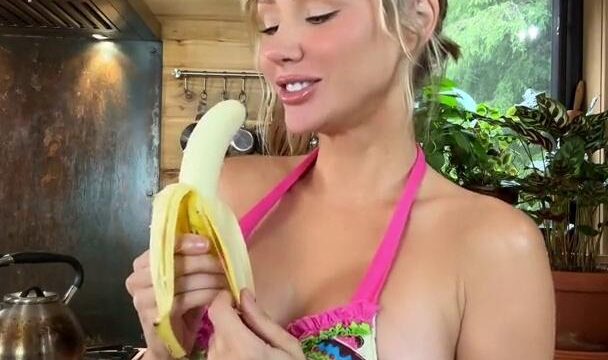 Sara Jean Underwood Banana Suck Video Leaked