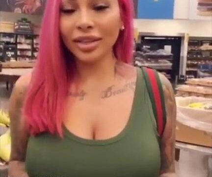 Brittanya Razavi Nude Masturbating In Walmart Bathroom!